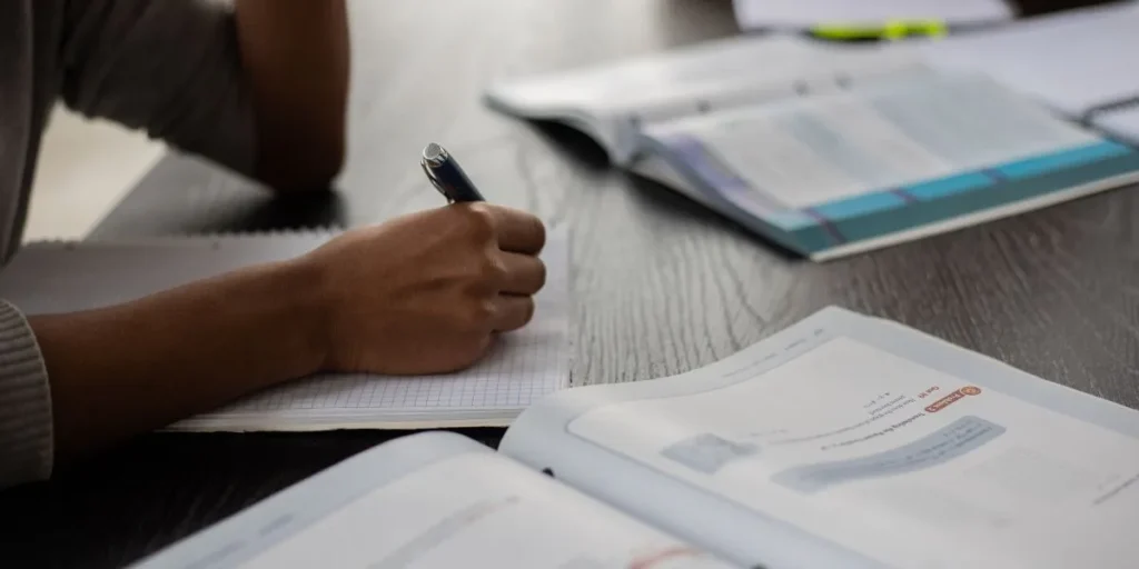 freelance writer side hustle