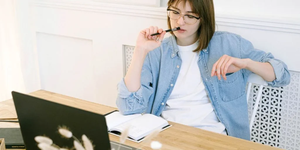 freelance writer side hustle