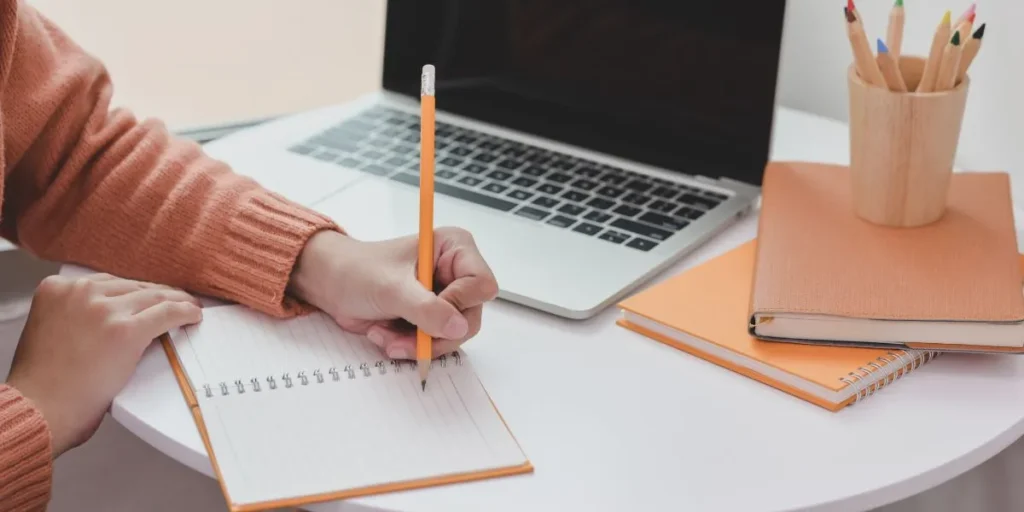 freelance writer side hustle
