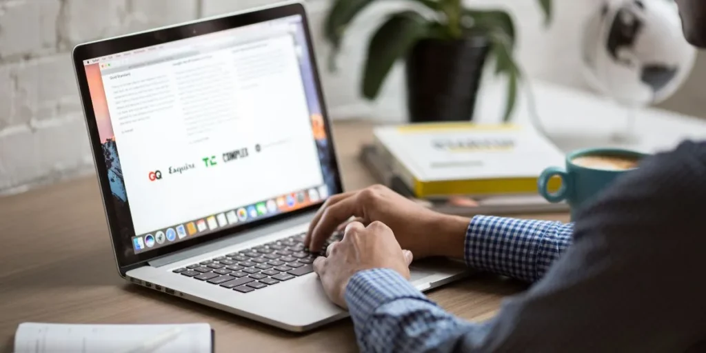 freelance writer side hustle